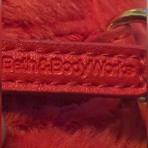 Bath & Body Works Chic Heart-Shaped Faux Fur Crossbody Bag - Red - Picture 2 of 8